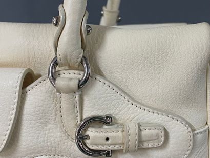 Salvatore FERRAGAMO 
Ecru leather bag, double...