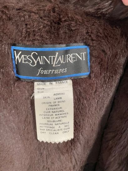 Yves SAINT LAURENT FUR
Brown leather coat...
