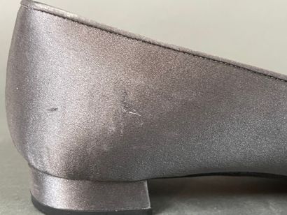 Christian LOUBOUTIN 
Pair of gray satin ballet...