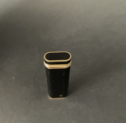 Must de CARTIER No. 21228M
Black lacquered...