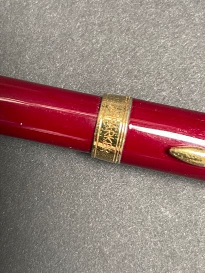 PARKER
-Parker Sonnet fountain pen, red lacquer...