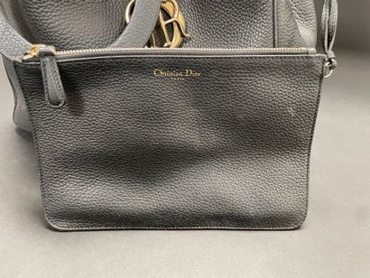 Christian DIOR
Black grained leather tote...