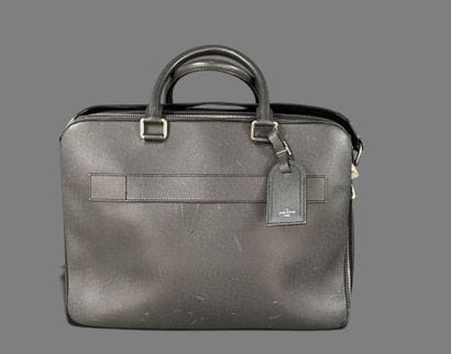 Louis VUITTON circa 2017 
Taïga leather briefcase...