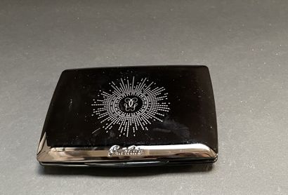 GUERLAIN
Set consisting of a compact mirror...