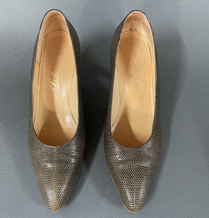 DELAGE Paris 
Pair of brown reptile-print...
