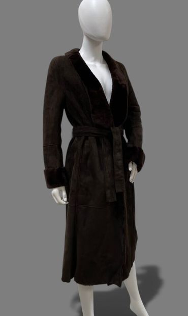LOEWE
Brown shearling coat with a shawl collar...