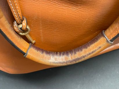 CHLOE
Beige leather bag, 35 cm, double handles,...