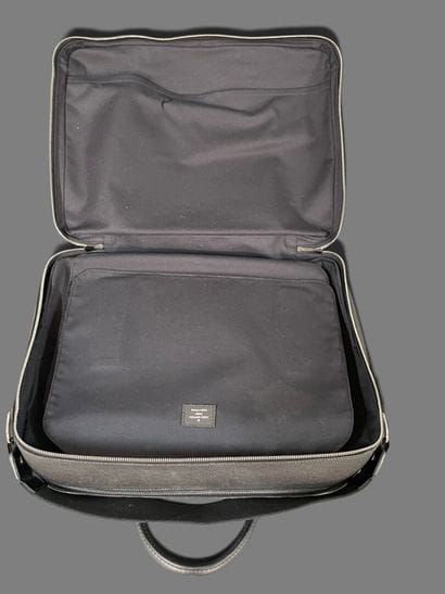 Louis VUITTON circa 2017 
Taïga leather briefcase...