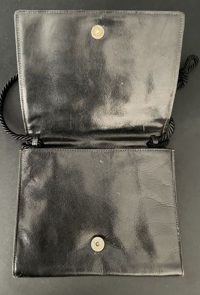 FENDI 
Small flat leather bag with black...