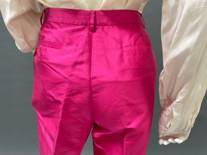 Ann TAYLOR and ANN TAYLOR LOFT PETITES
-Fuchsia...