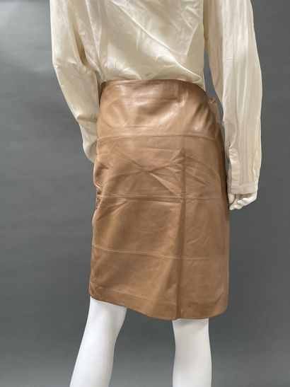 Georges RECH
-Straight skirt in camel-colored...