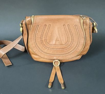 CHLOÉ 
Marcie bag in camel-colored grained...