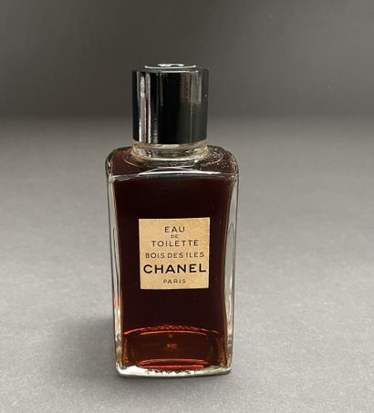 CHANEL
Perfume set:
-Cristalle Eau de Parfum,...
