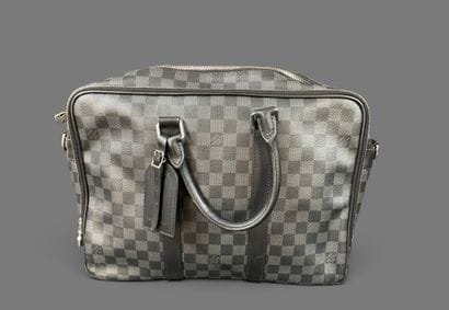 Louis VUITTON circa 2017 

