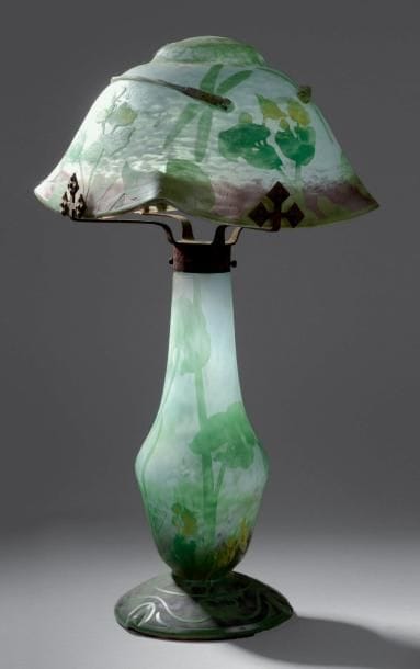 DAUM
Lampe de table à corps balustre sur...