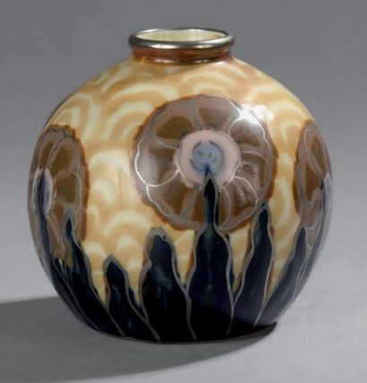 Camille THARAUD
Vase en faïence fine à corps...