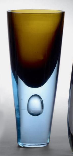 Attribué à Tapio WIRKALA
Vase tronconique...