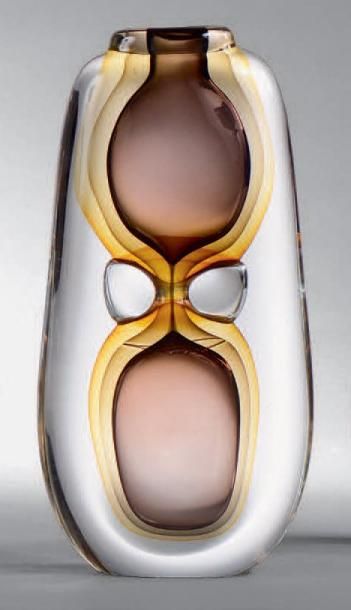 Alain Begou (né en 1945)
Vase plat en verre...
