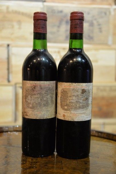2 Bouteilles Château Lafite Rothschild 1975,...