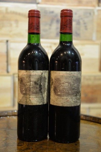 2 Bouteilles Château Lafite Rothschild 1983,...