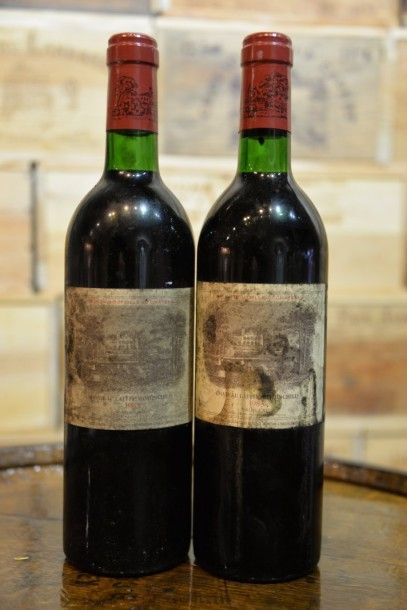 2 Bouteilles Château Lafite Rothschild 1983,...