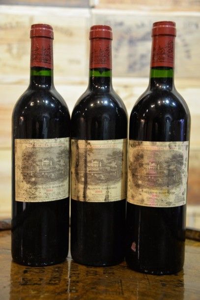 3 Bouteilles Château Lafite Rothschild 1984,...