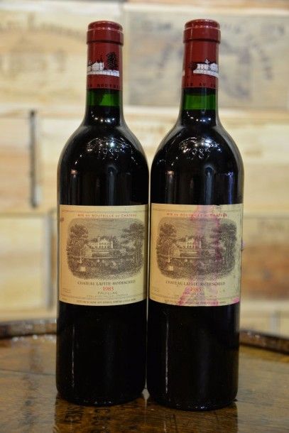 2 Bouteilles Château Lafite Rothschild 1985,...