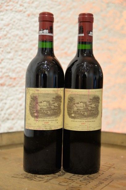 2 Bouteilles Château Lafite Rothschild 1985,...