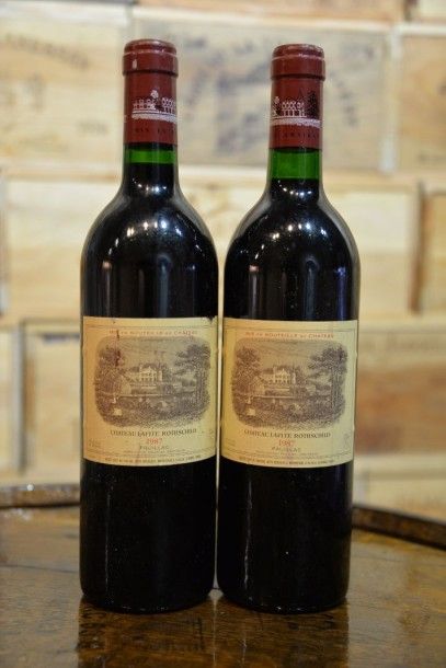 2 Bouteilles Château Lafite Rothschild 1987,...