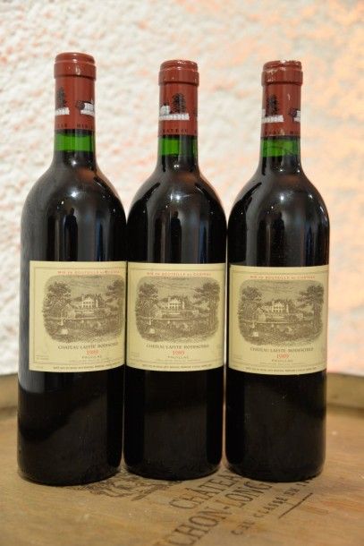 3 Bouteilles Château Lafite Rothschild 1989,...