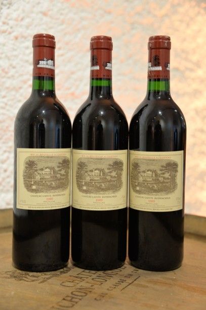 3 Bouteilles Château Lafite Rothschild 1989,...