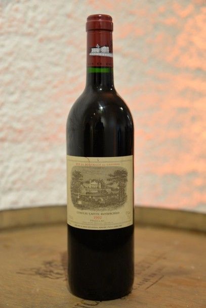 1 Bouteille Château Lafite Rothschild 1992,...