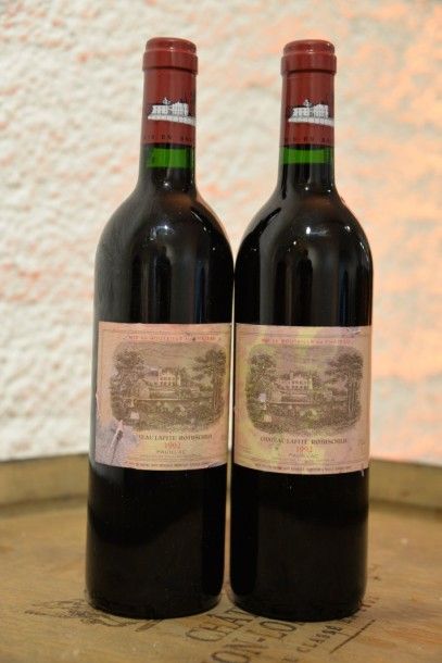2 Bouteilles Château Lafite Rothschild 1992,...
