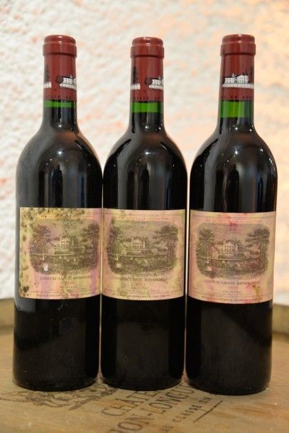 3 Bouteilles Château Lafite Rothschild 1994,...