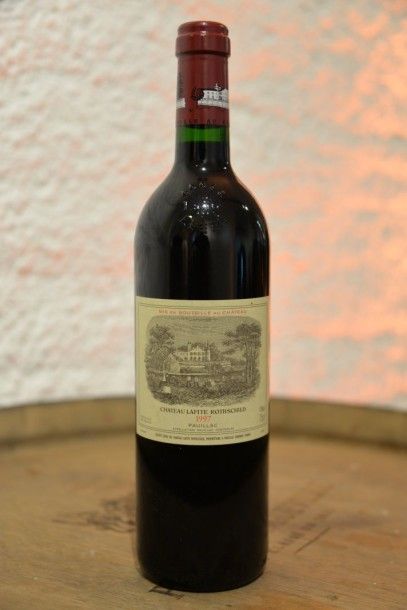1 Bouteille Château Lafite Rothschild 19...