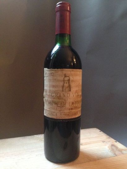 1 Bouteille Château Latour 1976, niveau:...