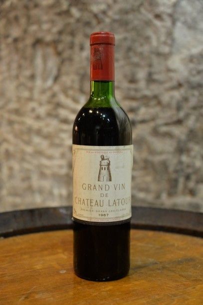 1 Bouteille Château Latour 1967, niveau:...