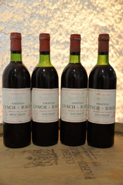 4 Bouteilles Château Lynch Bages 1979, niveaux:...