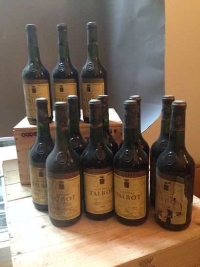 12 Bouteilles Château Talbot 1975, niveaux:...