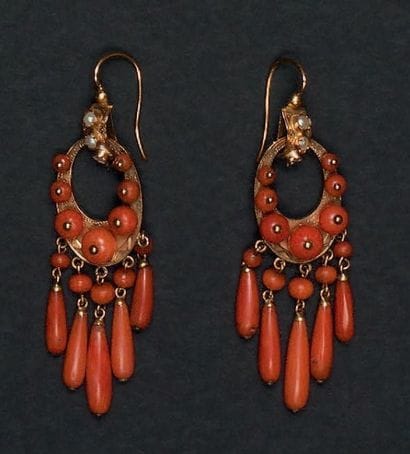Paire de boucles d'oreilles créoles en or...