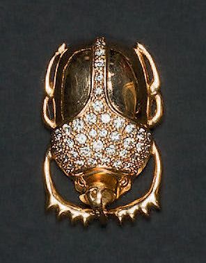 Pendentif scarabée en or jaune 18K (750°/00)...