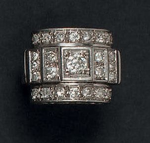 Bague «Tank» en platine sertie de diamants...
