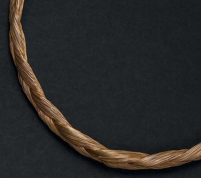 Collier «torque» en fils d'or tressé 18K...