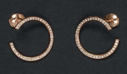 Paire de demi-créoles en or rose 18K (750°/00)...