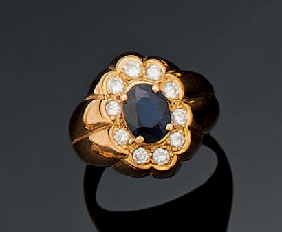 Bague dôme en or jaune 18K (750°/00) godronné...