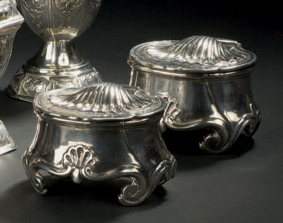 Paire de salières couvertes en argent, de...