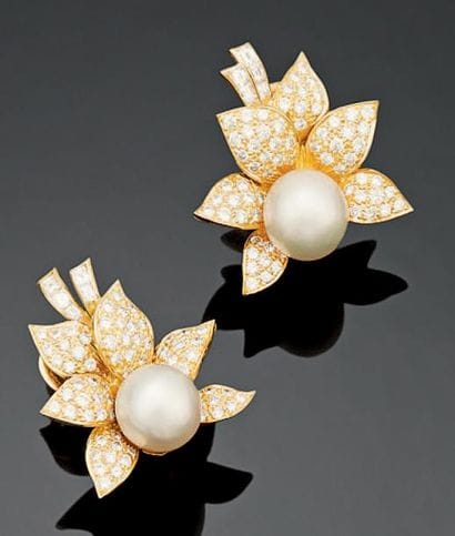 Paire de boucles d'oreilles en or jaune 18K...