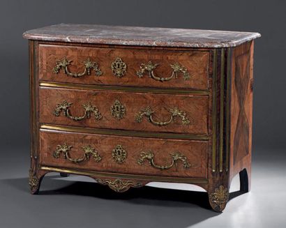 Commode en bois de violette et palissandre,...
