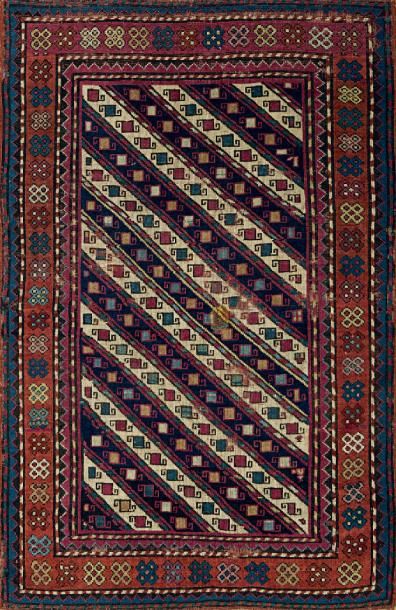 Tapis du Caucase Gandja Le champ du tapis...