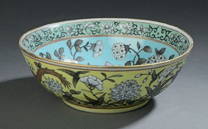 CHINE - Vers 1900
Bol en porcelaine émaillée...
